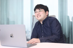 株式会社MIXI　吉野様のお写真